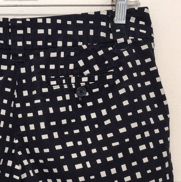 Tommy Hilfiger - Printed Khaki Shorts - Picture 5 of 8